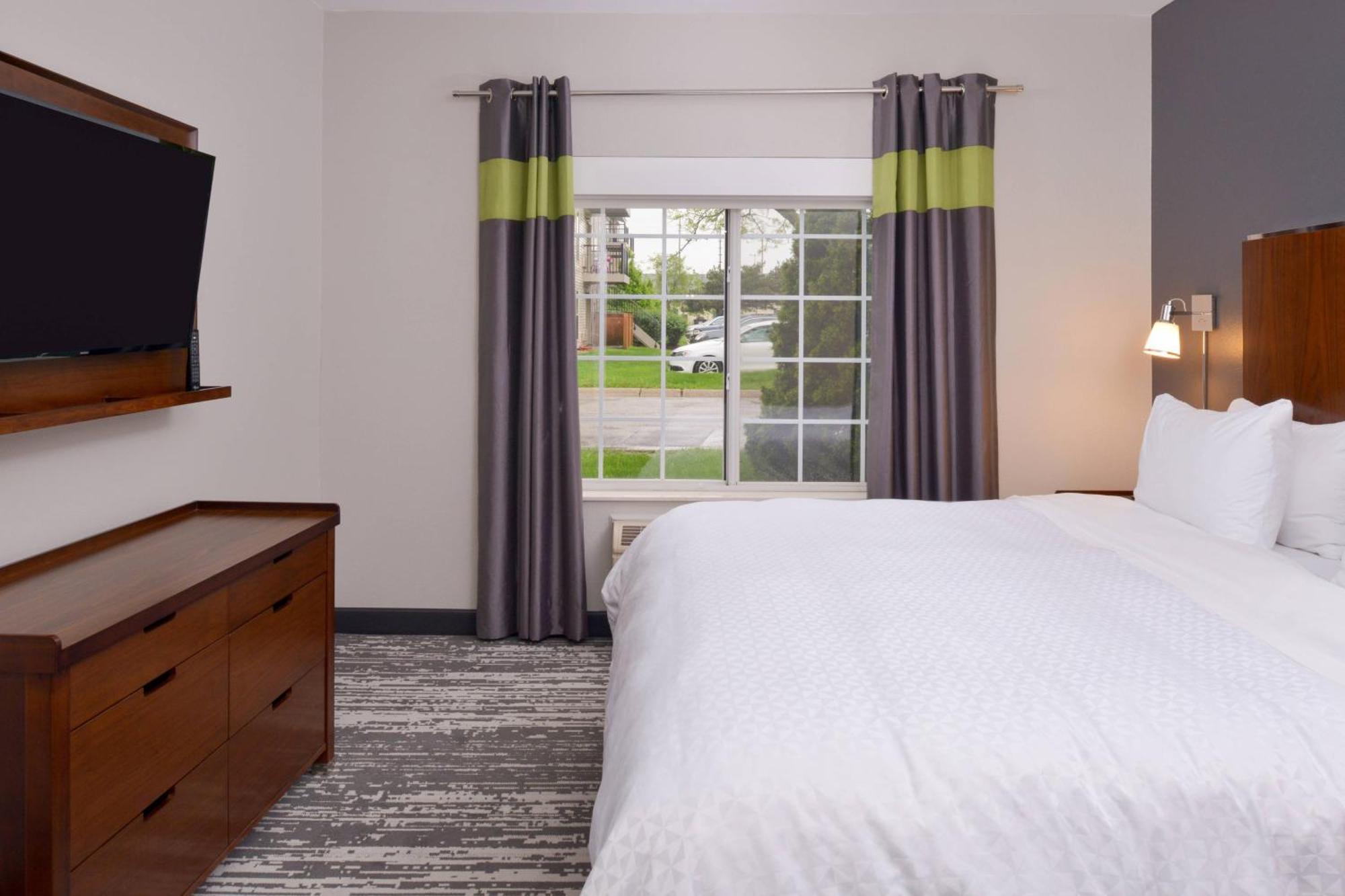 Four Points By Sheraton Mount Prospect O'Hare Bagian luar foto